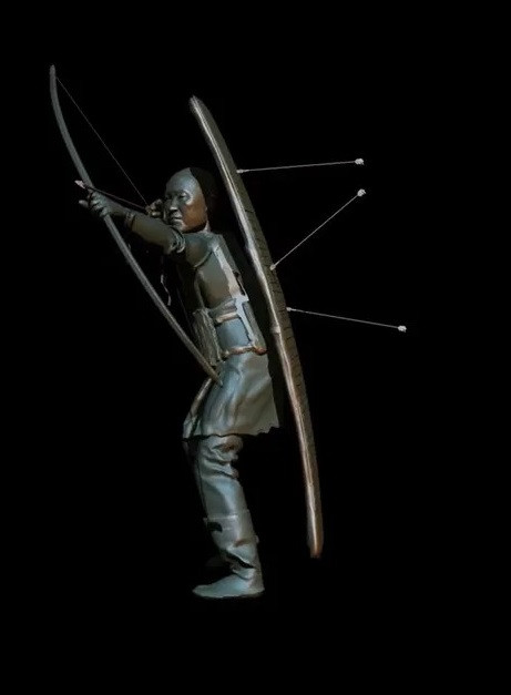 Theo các chuyên gia, chiến binh này thuộc nền văn hóa Ymyyakhtakh. Những cư dân thuộc nền văn hóa này là những người du mục săn bắt hái lượm sử dụng các công cụ, vũ khí và vật liệu tiên tiến. Ảnh: North-Eastern Federal University.