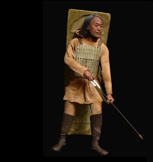 Trên tấm khiên có những dấu vết của đầu mũi tên cho thấy nó đã được sử dụng trong trận chiến để bảo vệ người sử dụng nó. Ảnh: North-Eastern Federal University.