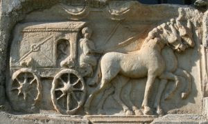 Theo các chuyên gia, khu vực chôn xác ngựa có thể được đánh dấu trên mặt đất theo một cách nào đó vì ít có hố chôn cất nào bị chồng chéo lên nhau. Ảnh: imperiumromanum.