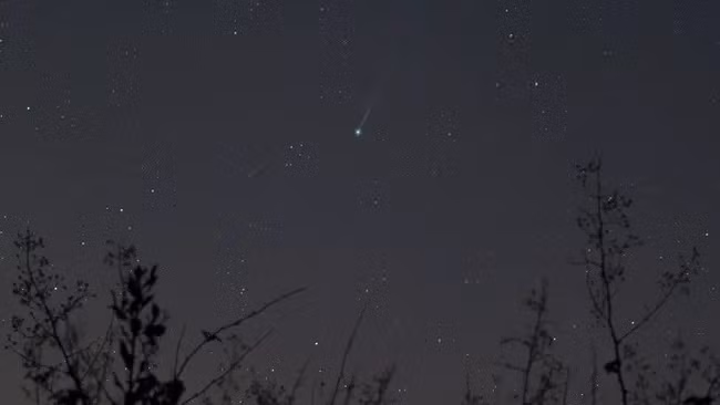 Do đó, những bí ẩn về kích thước, nguồn gốc, khoảng cách, tốc độ và quỹ đạo của sao chổi SWAN25F hiện vẫn chưa được làm sáng tỏ. Ảnh: Josh Dury.