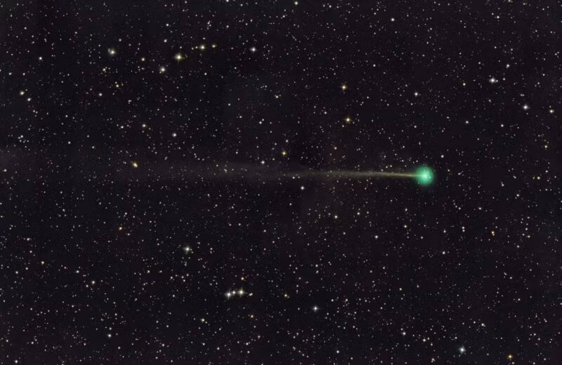 "Sao chổi SWAN25F dường như sáng lên khá nhanh. Vẫn còn quá sớm để dự đoán độ sáng cực đại sẽ là bao nhiêu. Chúng ta cần thêm vài ngày quan sát nữa để xác nhận xu hướng hiện tại", Nick James, Giám đốc bộ phận sao chổi tại Hiệp hội Thiên văn học Anh, cho biết. Ảnh: earthsky.