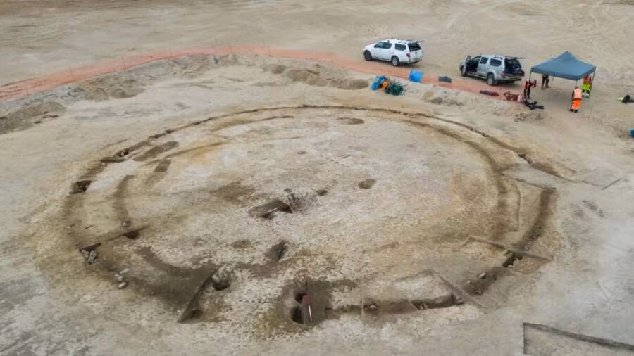 Theo các chuyên gia, một số hiện vật cổ nhất được khai quật tại địa điểm này có niên đại khoảng 6.000 tuổi. Ảnh: Avon Archaeology Highland.