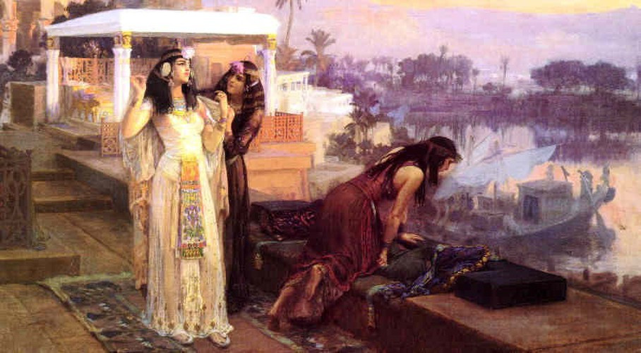Khi người Ai Cập tiến về Alexandria để giành lại thủ đô từ tay người La Mã, Arsinoe IV đã trốn thoát khỏi sự kiểm soát của chị gái. Về sau, bà được các đại thần ủng hộ cùng nhau thực hiện cuộc nổi loạn và trở thành Nữ hoàng Ai Cập.