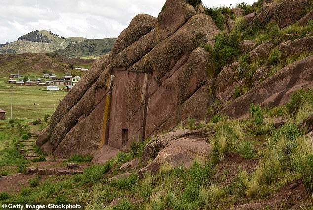 Thậm chí, một số người còn hoài nghi người ngoài hành tinh có thể đã tạo ra công trình "Cổng của các vị thần". Ảnh: Getty Images/iStockphoto.