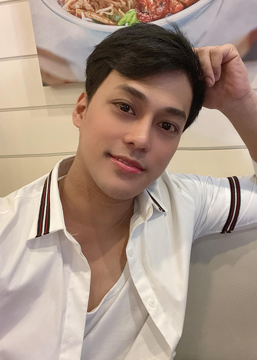 Mới đây, Phan Ngọc Luân vướng ồn ào phát ngôn "ngoài đó làm mệt mỏi cả nước” liên quan đến dịch COVID-19.