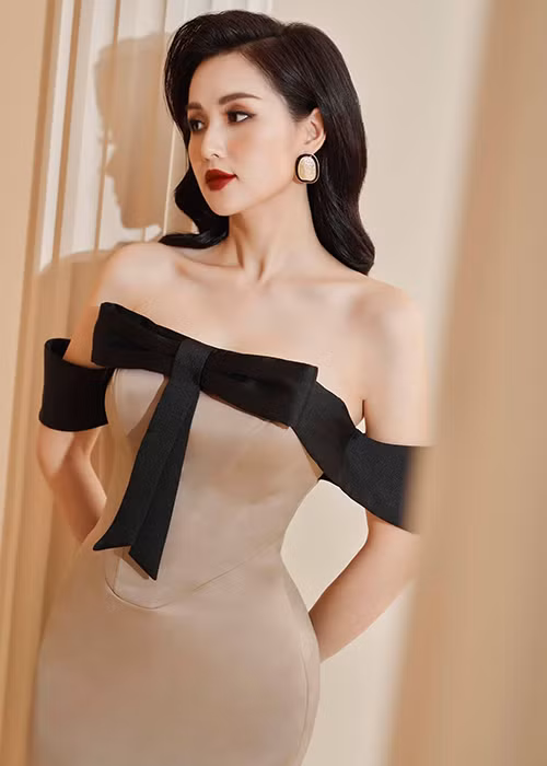 Từng trải qua 2 lần sinh nở, Tâm Tít vẫn giữ được vóc dáng thon gọn. Cô thậm chí còn được khen gợi cảm hơn khi chưa lấy chồng.