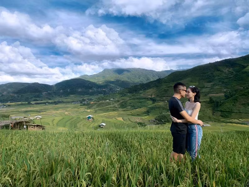 Tâm Tít không quên khoe những khoảnh khắc hạnh phúc bên ông xã trong chuyến đi.