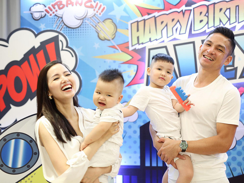 Hạnh phúc viên mãn của Tâm Tít khiến nhiều người phải ghen tỵ.