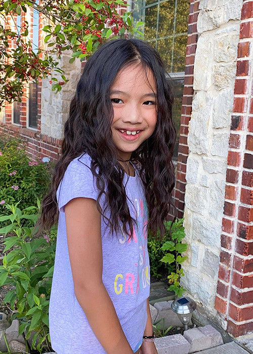 Hồng Ngọc chia sẻ con gái đã biết điệu, nói mẹ đừng cắt tóc vì Hồng Ân thích tóc dài.