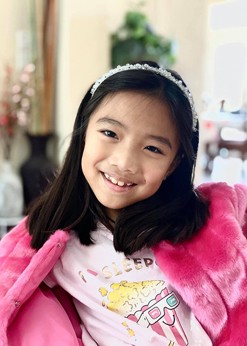 Bé Hồng Ân năm nay 9 tuổi, là trái ngọt thứ hai của vợ chồng Hồng Ngọc.