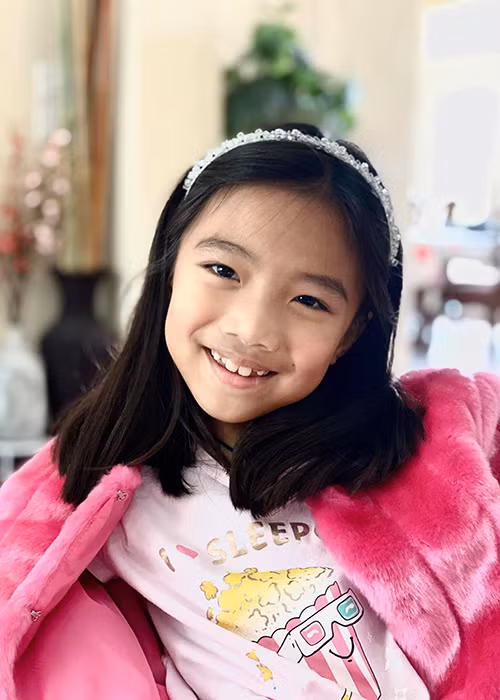 Bé Hồng Ân năm nay 9 tuổi, là trái ngọt thứ hai của vợ chồng Hồng Ngọc.