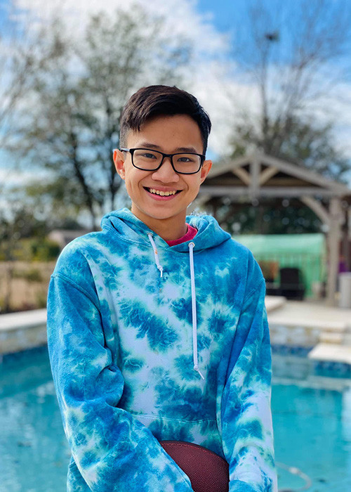 Ngoài bé Hồng Ân, vợ chồng Hồng Ngọc còn có cậu con trai cả Chấn Hưng và con trai út Jacob.