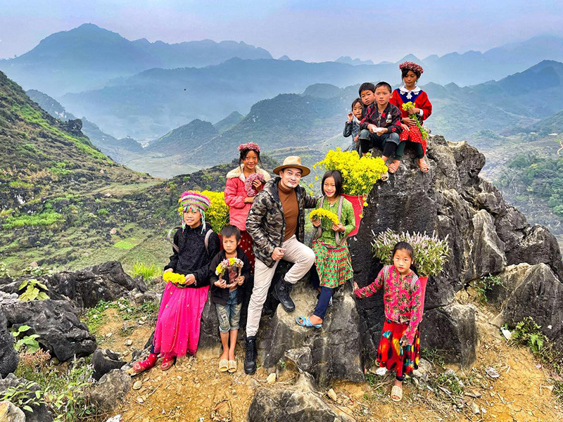 Diễn viên Trương Minh Quốc Thái ở Sapa dịp Tết dương lịch 2021. Anh chia sẻ: “Chúc mừng năm mới. Chúc may mắn và bình an đến mọi nhà”.