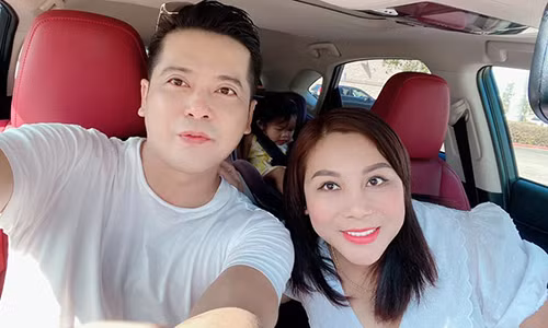 Vo cu livestream “dau to” Hoang Anh sau khi bi ke xau