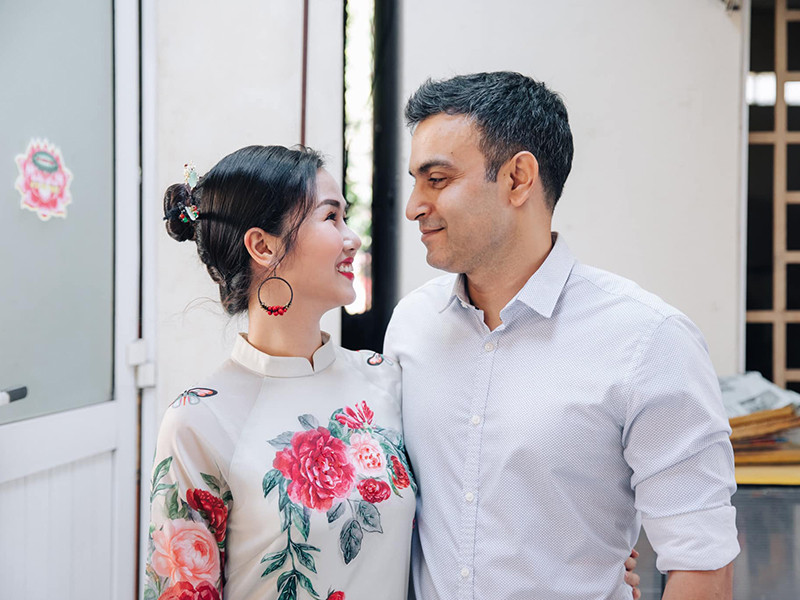 Ở nhà, chồng doanh nhân của Võ Hạ Trâm cũng sẵn sàng giúp vợ việc nhà từ rửa bát, lau nhà đến nấu ăn.