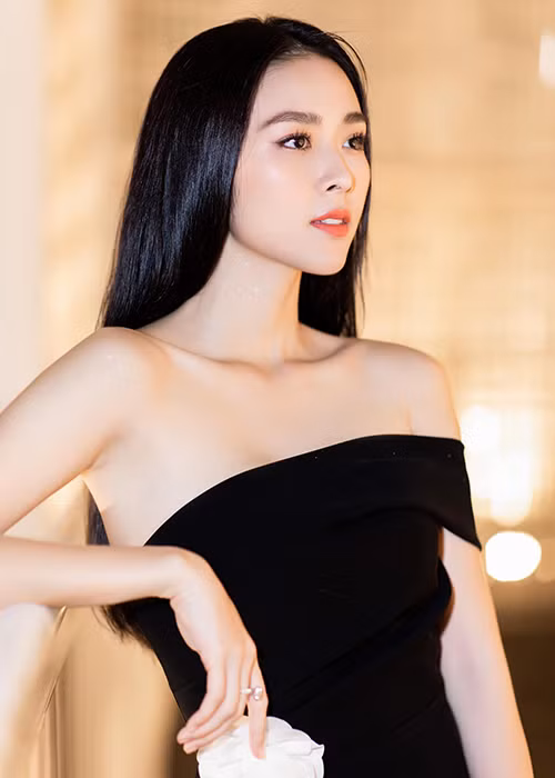 Ngoài hoạt động nghệ thuật, hot girl một thời còn kinh doanh.