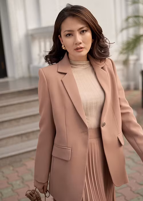 Ngọc Lan dự tính tổ thức tiệc để mời ê-kíp phim “Luật trời” ăn mừng đã có 4 giải thưởng cho phim và cho cá nhân trong năm. Thế nhưng khi dịch COVID-19 tái bùng phát, nữ diễn viên thông báo hoãn buổi tiệc vì an toàn của bản thân và cộng đồng.