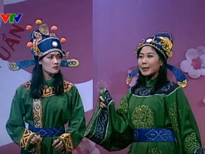 Thu Hương vào vai Táo Văn nghệ trong Táo quân 2003. Đây là vai diễn duy nhất của cô trong chương trình này. Ảnh: VTV