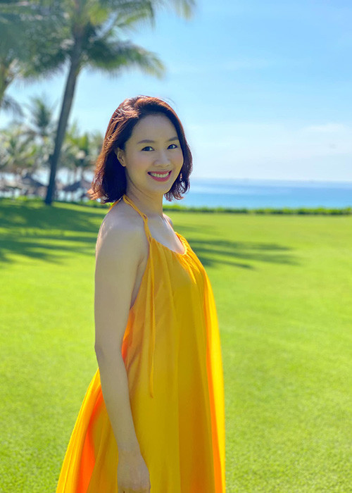 Minh Châu của "Hướng dương ngược nắng" khoe vẻ gợi cảm trong một chuyến nghỉ dưỡng.