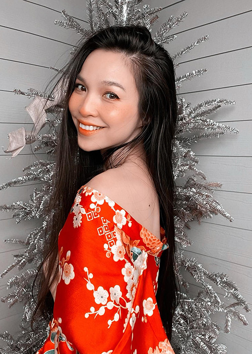 Giữa ồn ào, Hiền Thục khẳng định không có chuyện cô thay đổi hình tượng. Về lý do chụp những bức ảnh gợi cảm, nữ ca sĩ cho biết cô muốn lưu giữ khoảnh khắc thanh xuân tươi đẹp của mình.