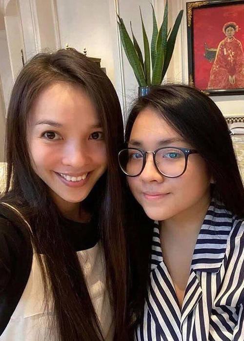 Chia sẻ của Hiền Thục cũng khiến con gái của cô trở thành tâm điểm của dư luận. Ngay lập tức, giọng ca “Nhật ký của mẹ” lên tiếng bảo vệ con gái. Hiền Thục viết: “"Mẹ thương em, không sao cả, vì họ không hiểu em dễ thương và hài hước thế nào. Suy cho cùng, suy nghĩ là của riêng họ, mẹ dạy dỗ con thế nào, chỉ mẹ biết con đáng yêu ra sao. Huống hồ, đây là đoạn mẹ đăng tải, chỉ để đời vui vẻ hơn khi có đứa con dễ cưng đến thế. Ôi! Cục cưng của mẹ, đến lúc con làm quen với một chút sóng gió rồi. Mẹ, luôn ở bên con”.