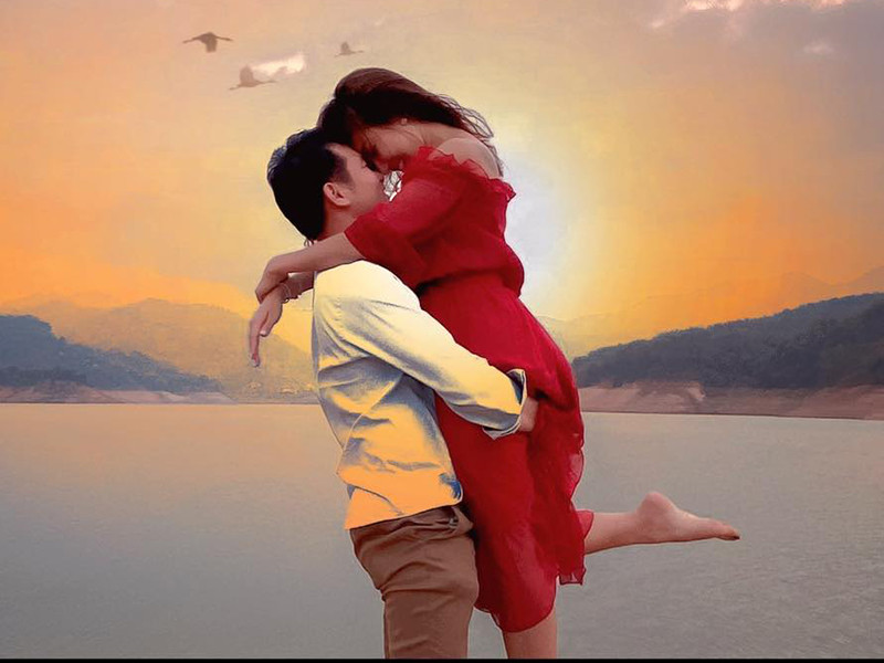 Hình ảnh tình bể bình bên nửa kia và tâm sự tình yêu của Vân Hugo phần nào cho thấy hạnh phúc viên mãn của nữ MC.