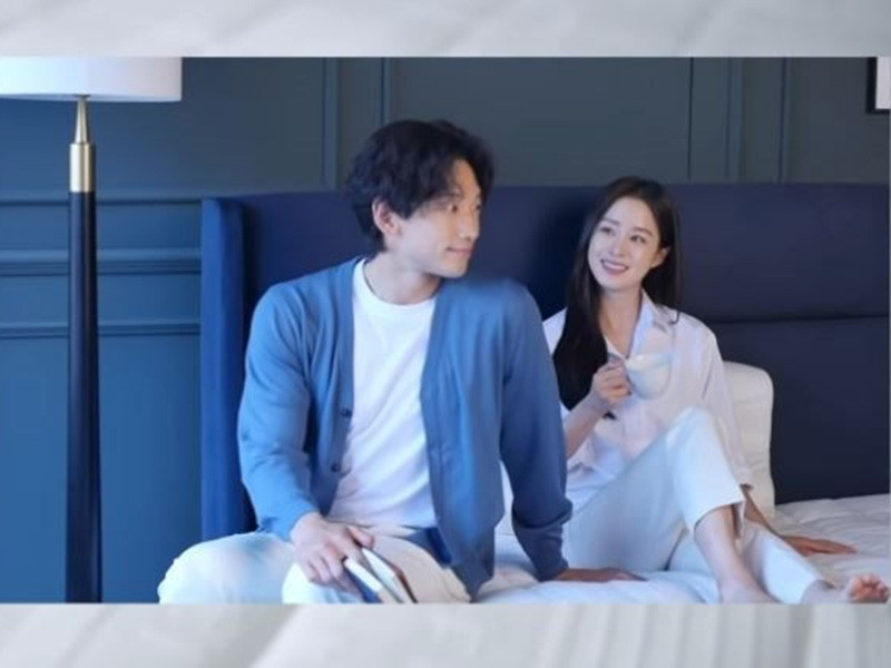 Kim Tae Hee rất hạnh phúc khi trở thành vợ của Bi Rain và mẹ của 2 đứa con nhỏ. “Mọi người trong gia đình nhỏ đều cho tôi động lực mỗi ngày. Họ luôn bên tôi trong những thời điểm khó khăn và giúp tôi quên đi nỗi buồn", cô tâm sự.