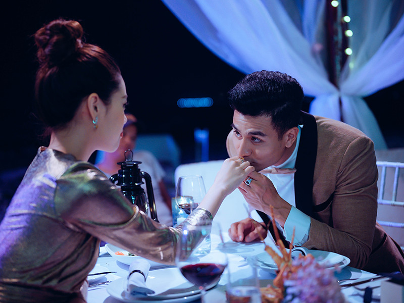 Nếu như Vĩnh Thụy muốn phát triển sự nghiệp diễn xuất, Khánh Vân miệt mài chuẩn bị cho cuộc thi Hoa hậu Hoàn vũ Thế giới.