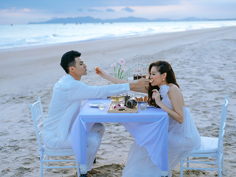 Còn Khánh Vân, trong những lần trả lời báo chí thời gian qua cô khẳng định vẫn độc thân.