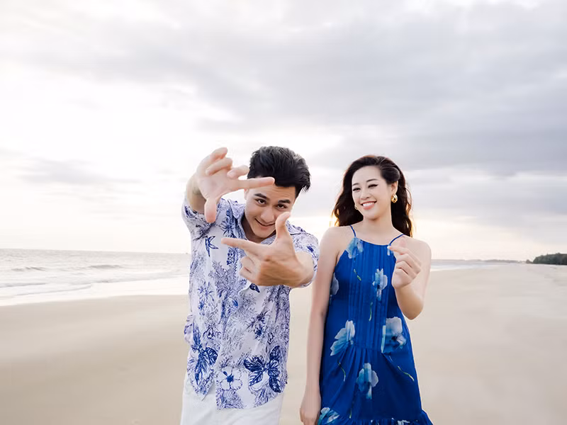 Sau những lần đóng quảng cáo, dự sự kiện chung, Vĩnh Thụy và Khánh Vân khá thân thiết.