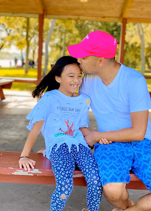 Vì con gái Hồng Ân, ông bầu hải ngoại còn quyết tâm bỏ thuốc lá.