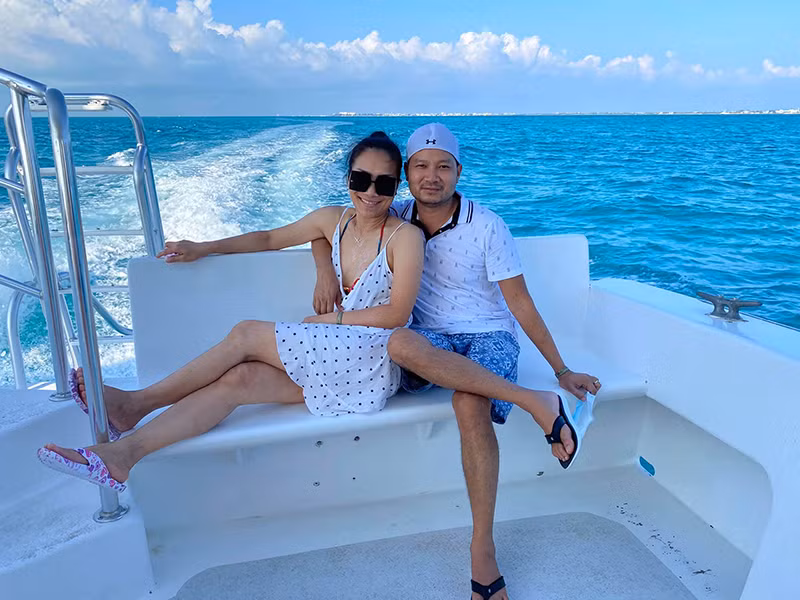 Vợ chồng Hồng Ngọc luôn hỗ trợ nhau trong cuộc sống và công việc.