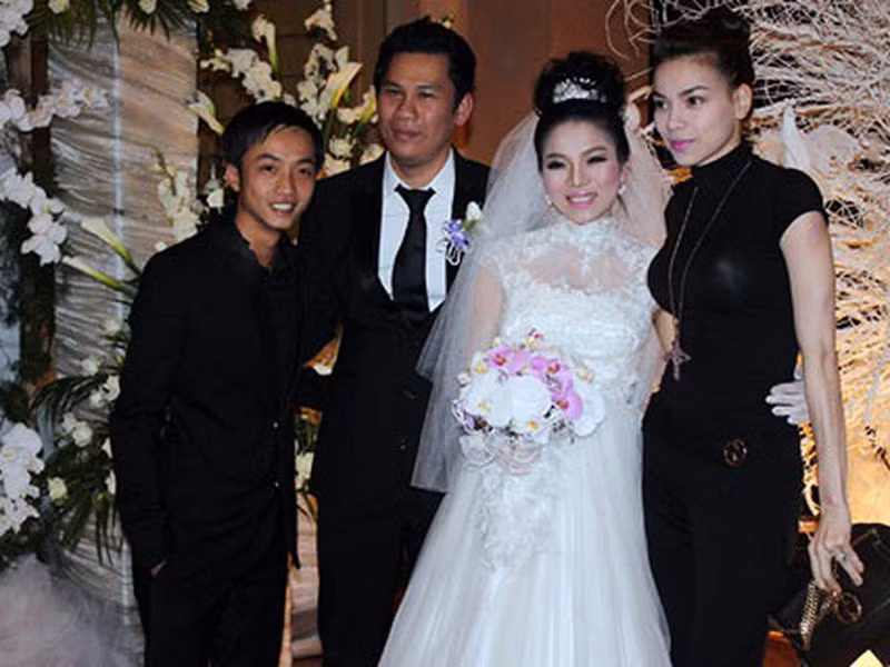 Vào thời điểm nghỉ chơi, Hồ Ngọc Hà đã ly hôn Cường Đô la trong khi Lệ Quyên hạnh phúc bên ông chủ phòng trà Đức Huy. Đến tháng 10/2020, Lệ Quyên ly hôn. Ảnh: Đất Việt