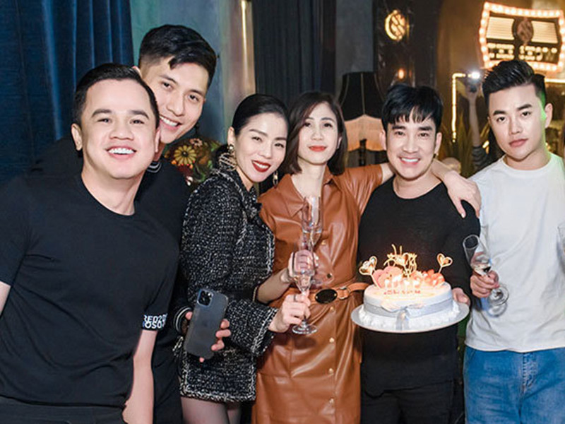 Lệ Quyên và Lâm Bảo Châu liên tục sánh đôi trong thời gian qua.