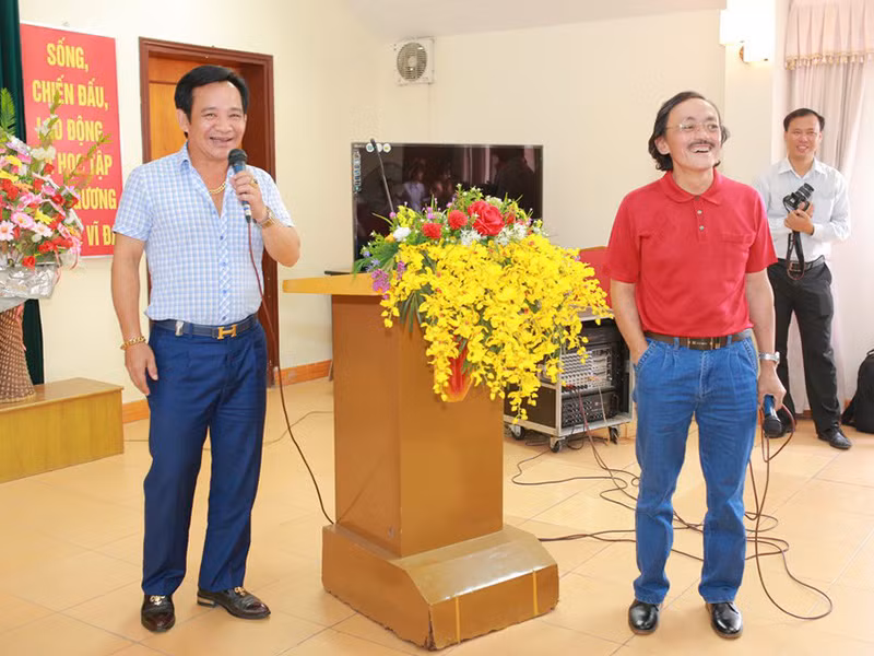 Cả hai nghệ sĩ đều lên tiếng phủ nhận tin đồn không còn thân thiết ngoài đời. Ảnh: Zing