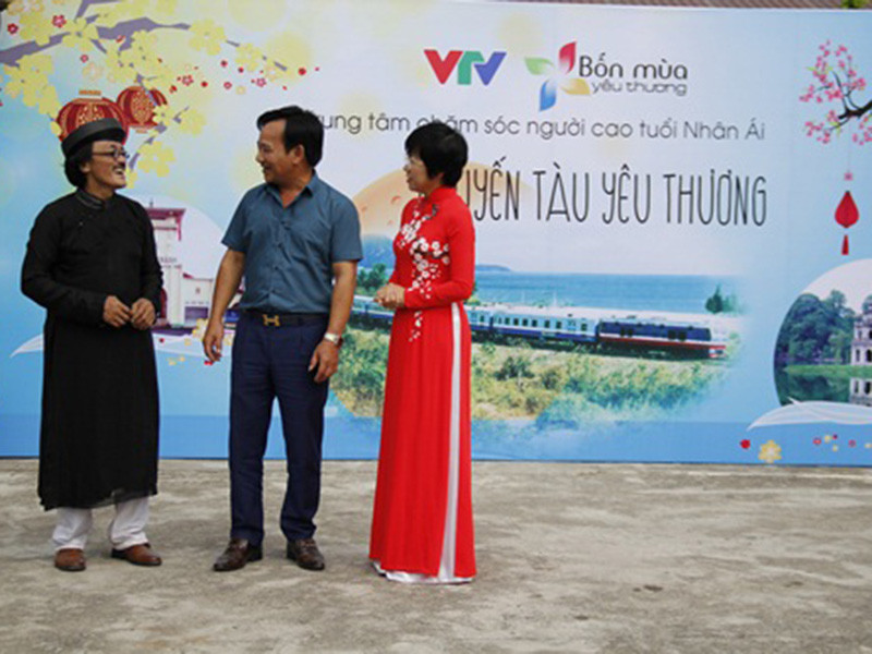 Quang Tèo chia sẻ trên Người đưa tin, vì cuộc sống bận rộn, anh và Giang Còi không gặp nhau thường xuyên. Tuy vậy, khi có show cả hai vẫn rủ nhau đi diễn, làm phim với nhau khi có dịp. Ảnh: Khám phá