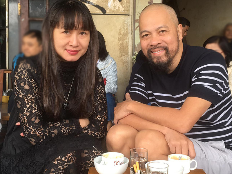 Nhan sắc hiện tại của bà xã NTK Đức Hùng được khen mặn mà.