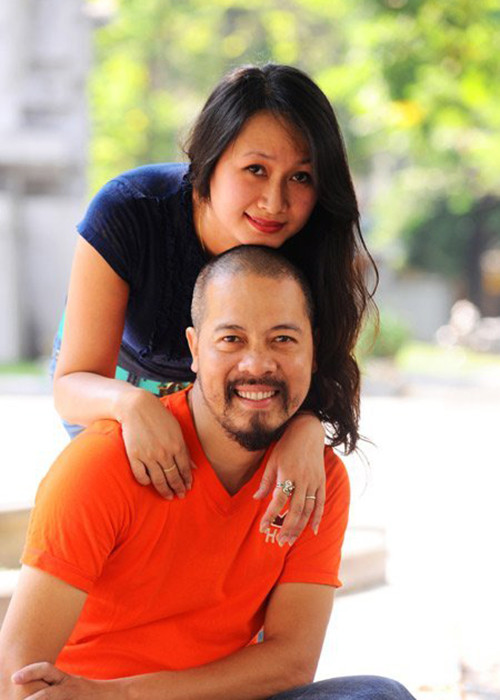 Năm 2012, nam thiết kế lần hiếm hoi nhắc về bà xã trên báo chí. Ảnh: Vietnamnet