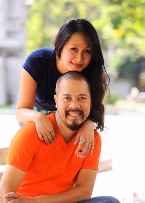 Năm 2012, nam thiết kế lần hiếm hoi nhắc về bà xã trên báo chí. Ảnh: Vietnamnet