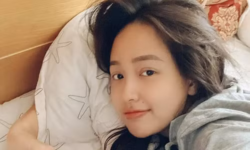 Mai Phuong Thuy duoc khen vi de mat moc qua xinh dep