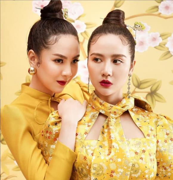 BTV Mai Ngọc khoe sắc cùng Huyền Lizzie. Hai người đẹp được nhận xét có nhiều nét giống nhau như chị em.