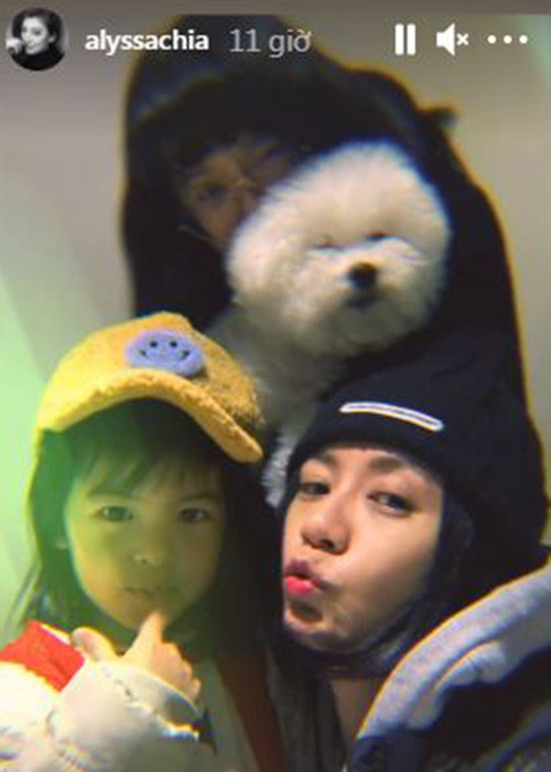 Giả Tịnh Văn khoe ảnh đón năm mới bên chồng con. Cô mong mọi người có một năm mới bình an hơn.