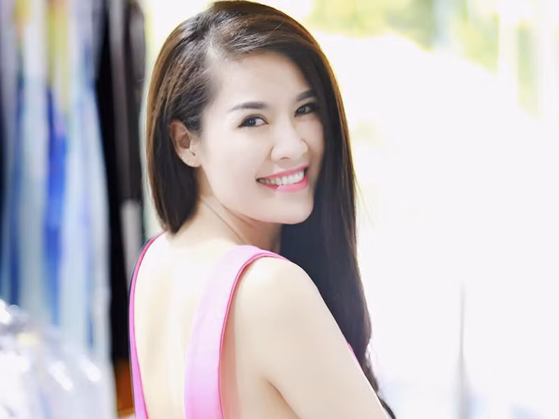 Quế Vân tung sản phẩm âm nhạc nhưng không đều đặn và đa phần các ca khúc không tạo được tiếng vang.