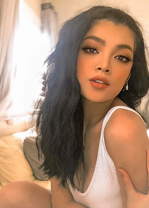 Trân Đài theo đuổi phong cách gợi cảm, cá tính.