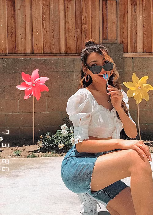 Cô mất 7 tháng để có chuyến bay về Việt Nam và 2 tuần cách ly tập trung.