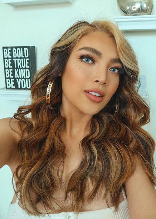 Trên trang cá nhân, Trân Đài đăng tải không ít hình ảnh bikini nóng bỏng.