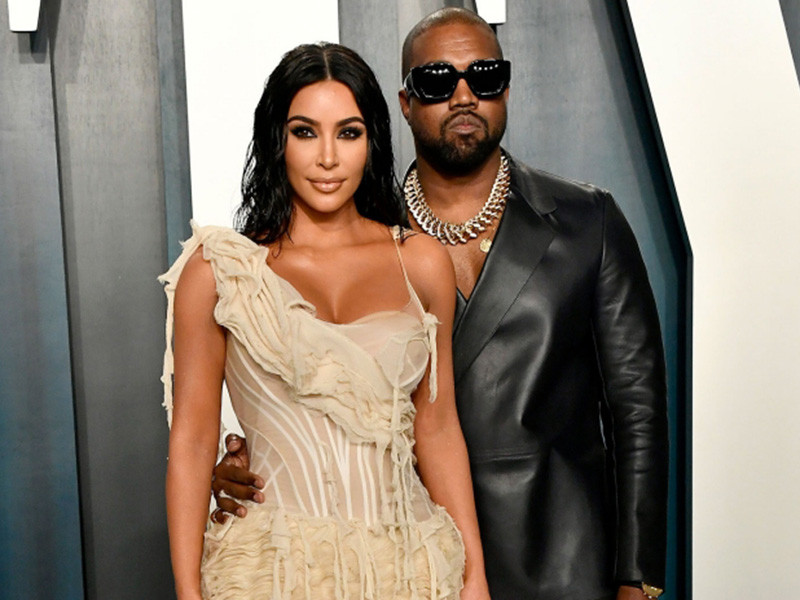 Kim Kardashian - Kanye West được xem là cặp đôi thị phi nhất Hollywood bởi đời tư nhiều lùm xùm.