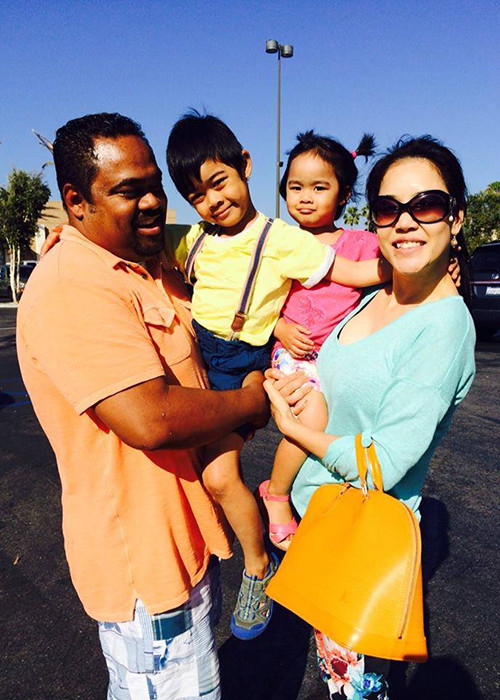 Thu Phương chia sẻ trên Tổ quốc, rất khó để giải thích cho các con hiểu, những chuyến đi, sự xa vắng của cô là vì cô không có lựa chọn khác.