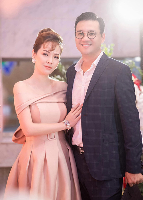 Dù công việc bận rộn đến mấy, Đan Lê vẫn cố gắng giữ lửa căn bếp.