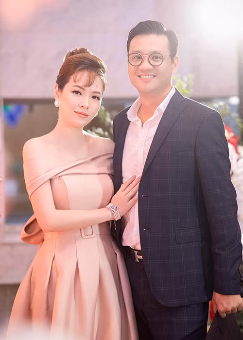 Dù công việc bận rộn đến mấy, Đan Lê vẫn cố gắng giữ lửa căn bếp.